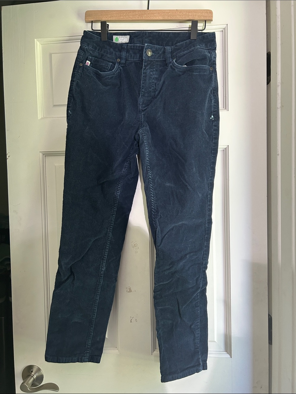 Stio Women’s Straight Corduroy Jeans - Navy Blue